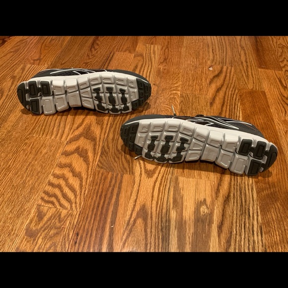 Reebok size 12 sneakers (new, never worn) - Picture 3 of 3